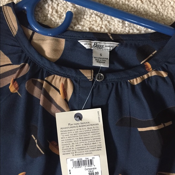 Blouse with fun hat design NWT - Picture 3 of 3